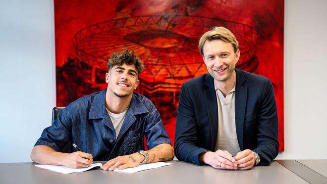 官方：里昂前锋阿丰索-莫雷拉加盟勒沃库森，签约至2031年